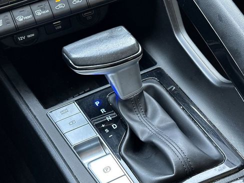 Used 2023 Hyundai Elantra Limited image 21