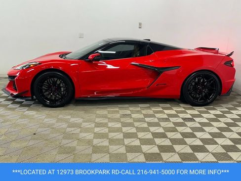 Used 2023 Chevrolet Corvette Z06 w/ Stealth Interior Trim Package RWD image 6