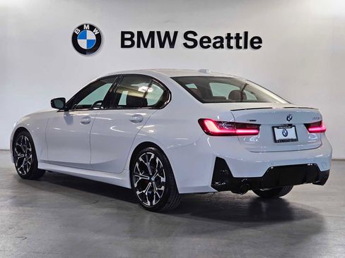 Used 2025 BMW 330i xDrive Sedan w/ M Sport Package AWD/4WD image 4