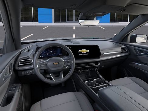 New 2026 Chevrolet Traverse LT w/ Driver Confidence Package AWD/4WD image 15