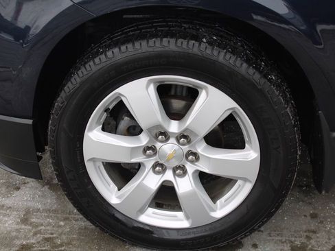 Used 2017 Chevrolet Traverse LT w/ Style and Technology Package image 11