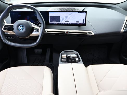 Used 2025 BMW iX xDrive50 w/ Convenience Package AWD/4WD image 19