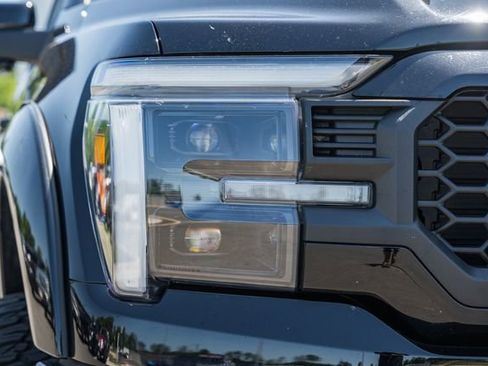 Used 2025 Ford F150 Lariat w/ Equipment Group 502A High AWD/4WD image 18