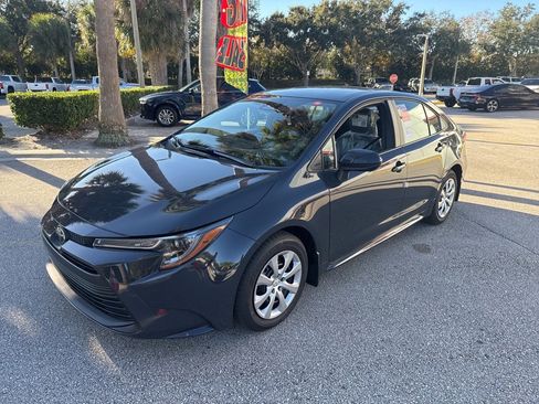 Used 2026 Toyota Corolla LE image 3