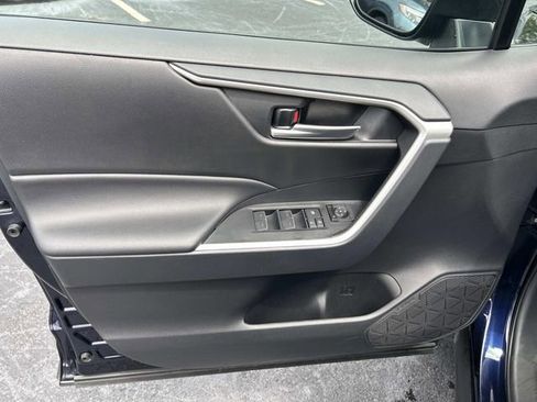 Used 2025 Toyota RAV4 XLE AWD/4WD image 22