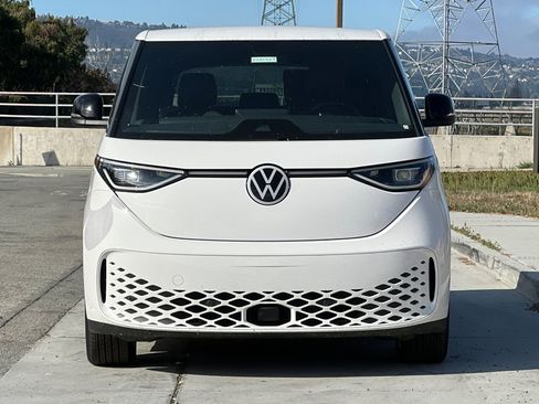 New 2025 Volkswagen ID. Buzz Pro S image 9