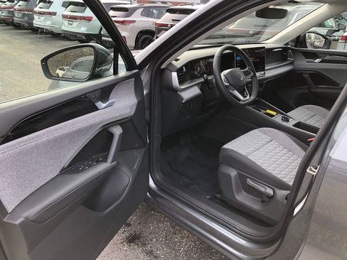 New 2026 Volkswagen Tiguan S AWD/4WD image 10