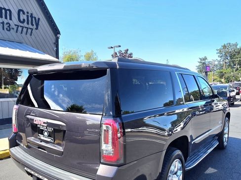 Used 2015 GMC Yukon XL SLT w/ Open Road Package AWD/4WD image 6