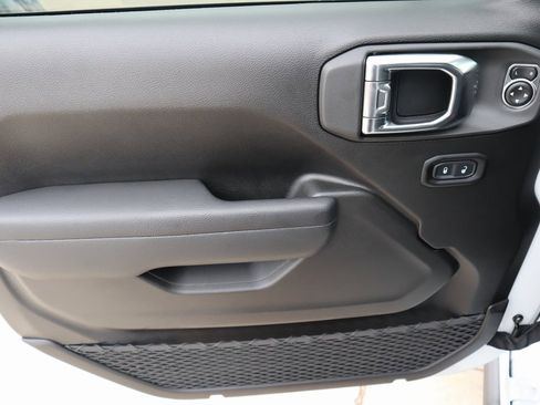 New 2025 Jeep Wrangler Unlimited Rubicon image 15