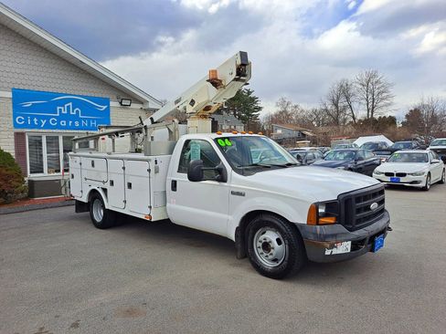 Used 2006 Ford F350 2WD Regular Cab DRW Super Duty image 6