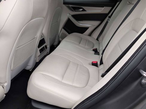 Used 2025 Jaguar F-PACE R-Dynamic S AWD/4WD image 17
