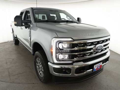 Certified 2024 Ford F350 Lariat w/ Lariat Ultimate Package image 3