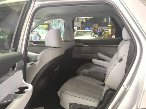 Used 2025 Hyundai Palisade SEL AWD/4WD image 13