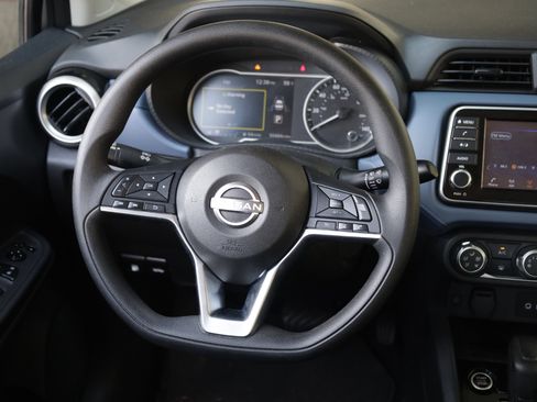 Used 2024 Nissan Versa SV FWD image 7