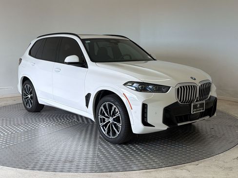 Used 2026 BMW X5 xDrive50e w/ M Sport Package AWD/4WD image 7