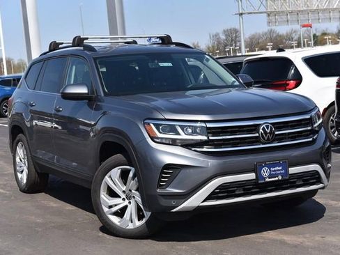 Certified 2023 Volkswagen Atlas SE image 2