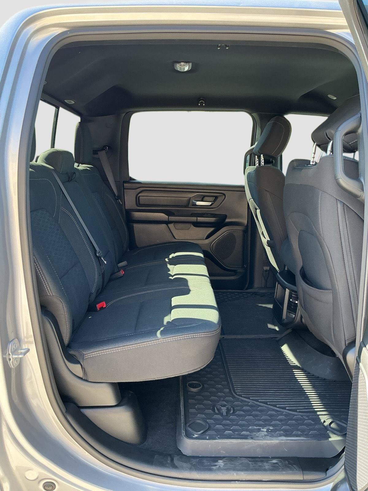 Used 2025 RAM 1500 Warlock AWD/4WD image 21