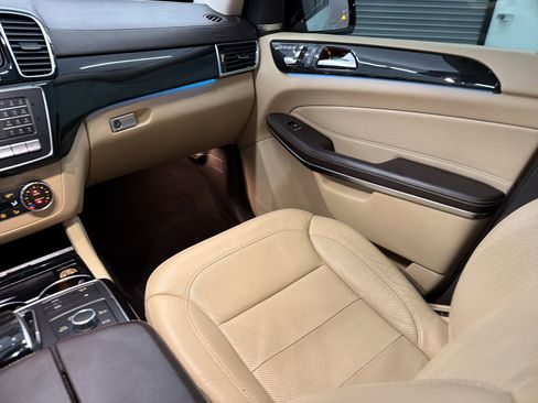 Used 2019 Mercedes-Benz GLS 550 4MATIC w/ Driver Assistance Package image 29