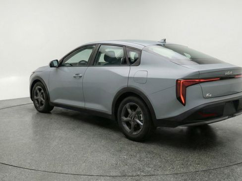 Used 2025 Kia K4 LXS FWD image 6