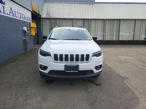 Used 2022 Jeep Cherokee Latitude Lux w/ Sun & Sound Group AWD/4WD image 4