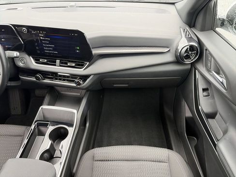 Used 2025 Chevrolet Equinox LT FWD image 17