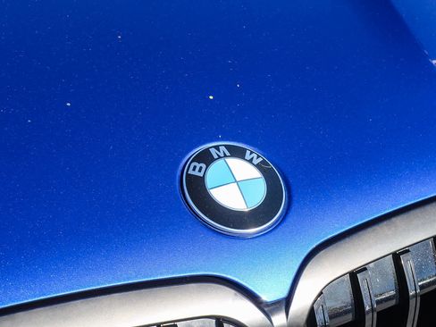 Used 2025 BMW X7 M60i image 11