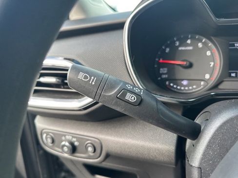 Used 2023 Chevrolet TrailBlazer LT w/ Convenience Package image 12