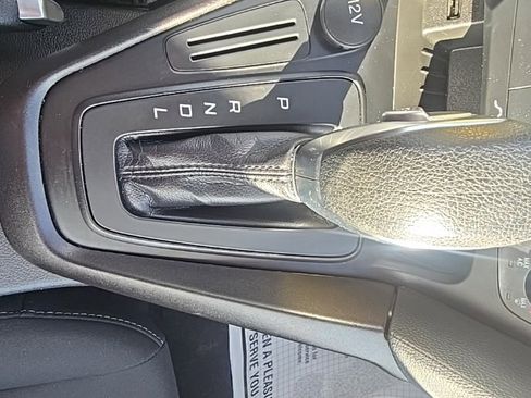 Used 2018 Ford Focus SE image 16