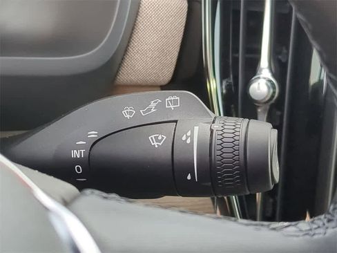 New 2026 Volvo XC90 B6 Plus w/ Protection Package Premier image 26