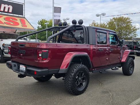 Used 2021 Jeep Gladiator Sport AWD/4WD image 4