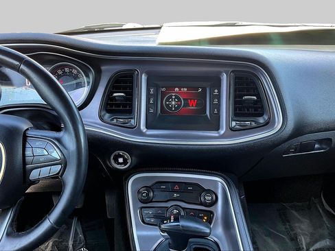 Used 2016 Dodge Challenger SXT RWD image 6