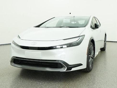New 2026 Toyota Prius XLE FWD image 32