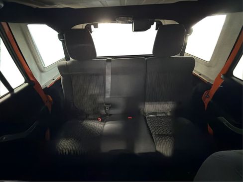Used 2012 Jeep Wrangler Unlimited Sahara AWD/4WD image 18