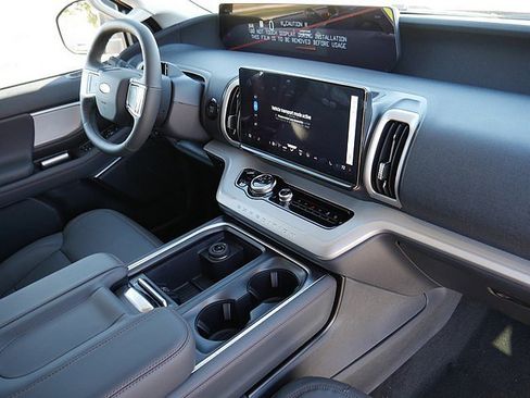 New 2025 Ford Expedition Max Active image 33