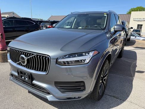 Used 2020 Volvo XC90 T6 Momentum AWD/4WD image 5