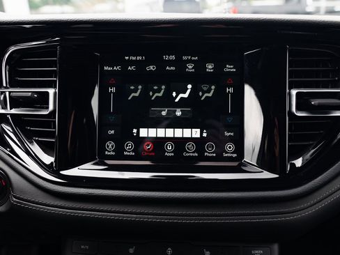 Used 2024 Dodge Durango SXT image 13