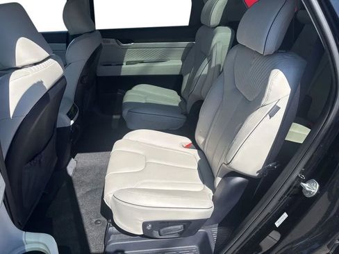 Used 2024 Hyundai Palisade Calligraphy image 25