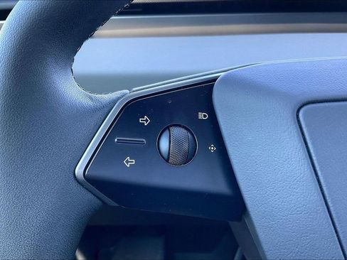 Used 2025 Tesla Cybertruck AWD Crew Cab image 18