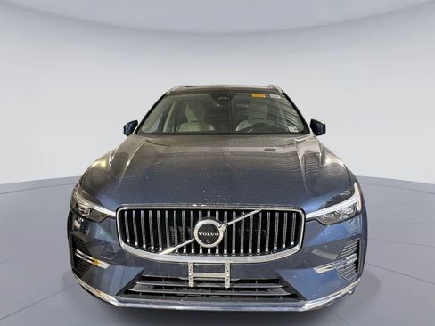 Used 2023 Volvo XC60 B5 Plus w/ Climate Package AWD/4WD image 2