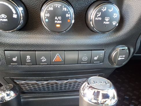 Used 2012 Jeep Wrangler Rubicon w/ Dual Top Group image 16