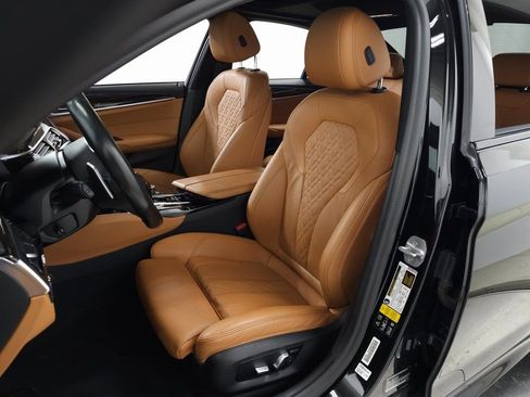 Used 2021 BMW 540i xDrive 540i xDrive w/ M Sport Package image 18