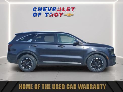Used 2025 Kia Sorento S FWD image 10
