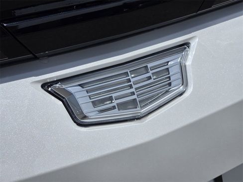 New 2025 Cadillac Lyriq Luxury image 11