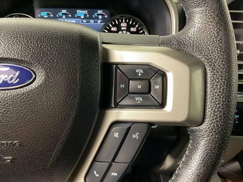 Used 2015 Ford F150 Lariat image 26