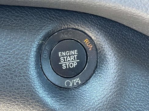 Used 2022 Jeep Cherokee Trailhawk AWD/4WD image 9