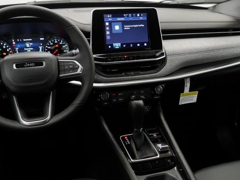 New 2026 Jeep Compass Latitude image 19