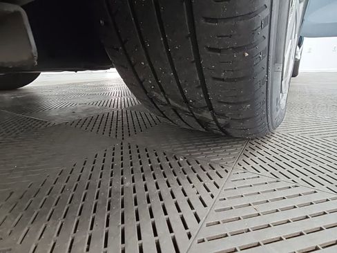 Used 2020 Toyota Corolla LE image 40