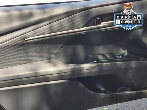 Used 2025 Toyota Camry SE FWD image 15
