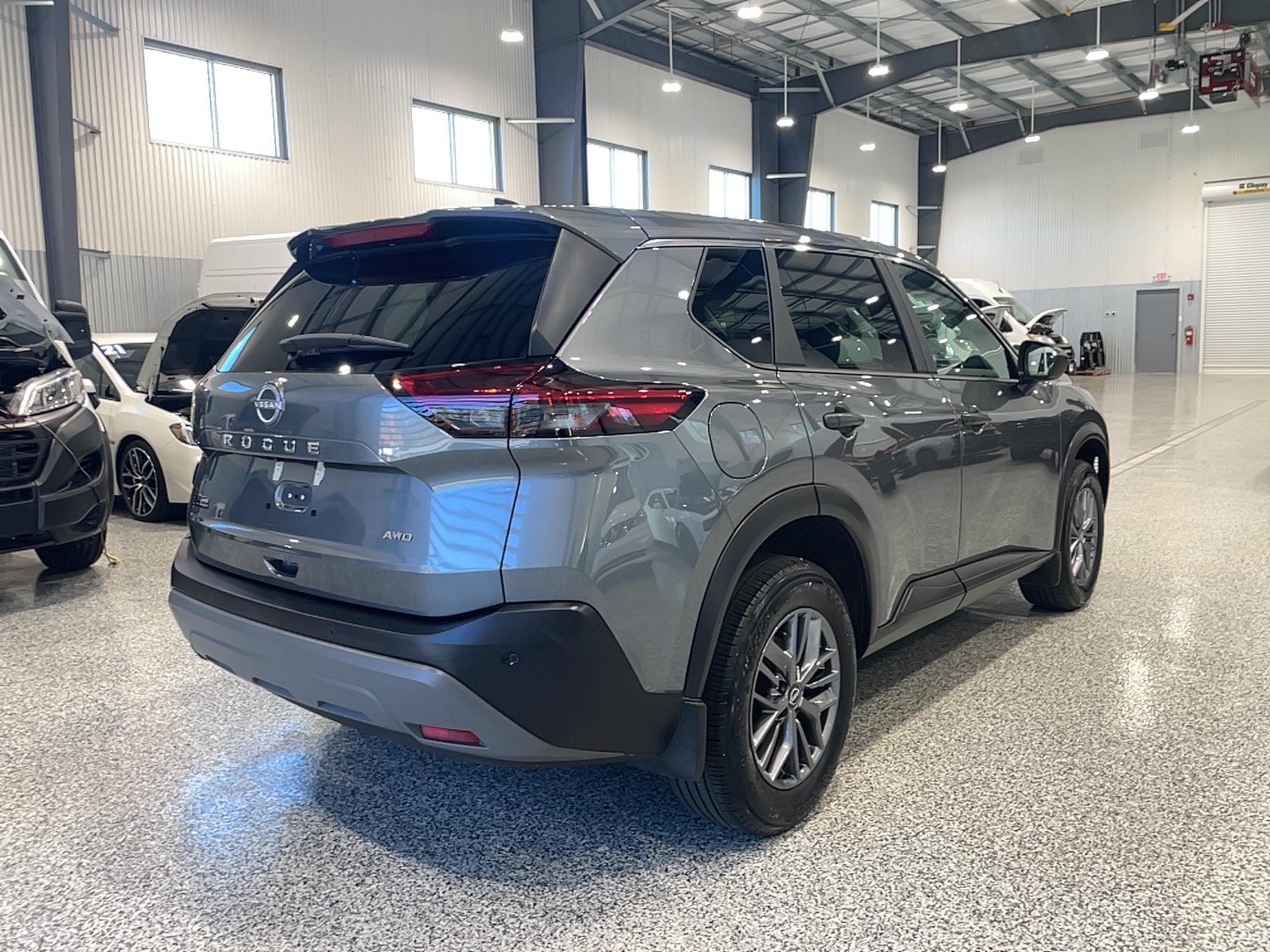 Used 2023 Nissan Rogue S AWD/4WD image 15