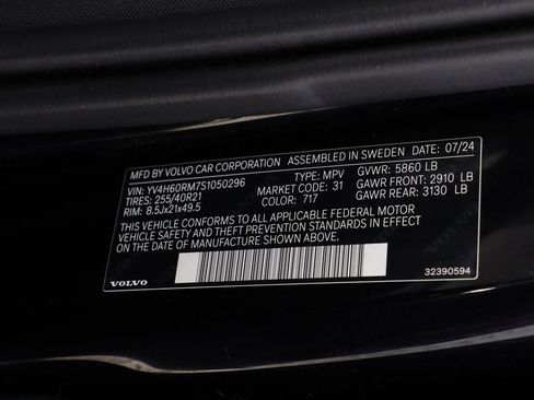 Used 2025 Volvo XC60 T8 Ultra w/ Protection Package Premier image 26